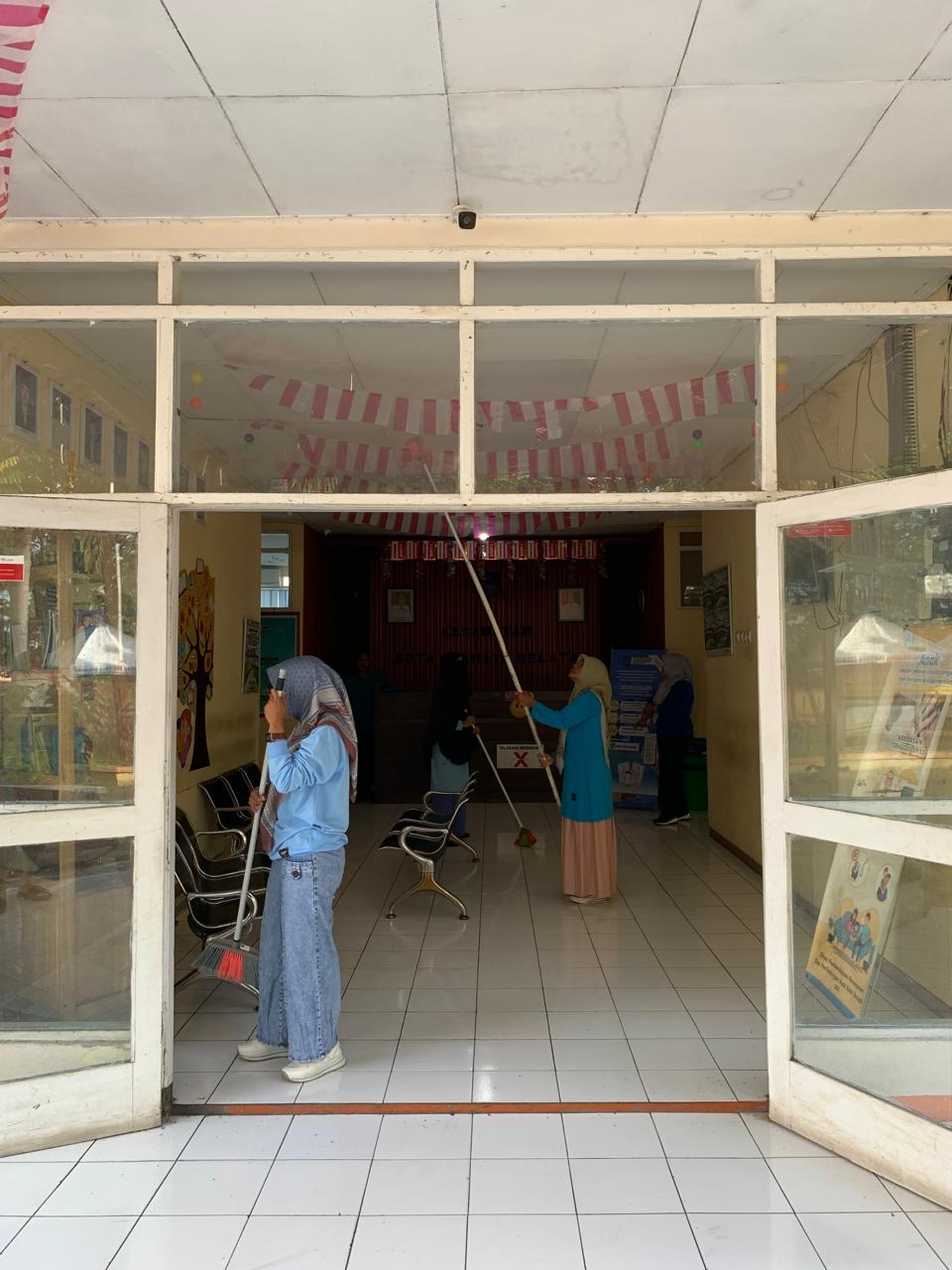 jumat bersih di kantor kecamatan